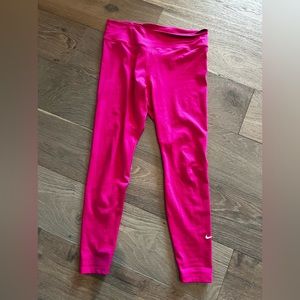 Barbie pink Nike leggings